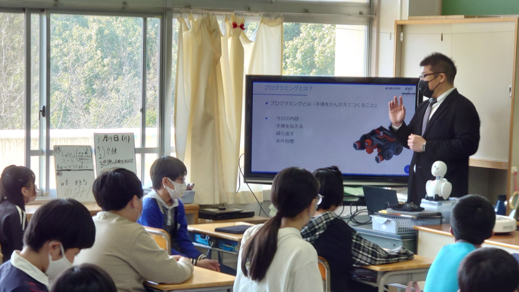 横浜市立つづきの丘小学校でロボットプログラミング教室を実施しました